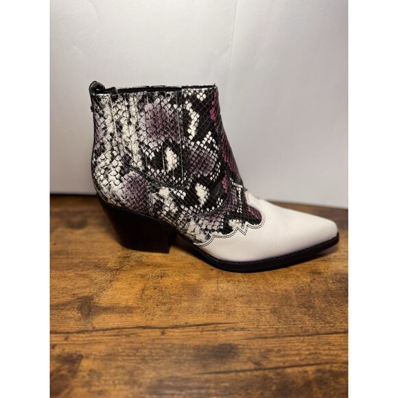 Sam Edelman Winona Bootie In Berry/White Snake Print Women’s Size 7.5 - Picture 4 of 12